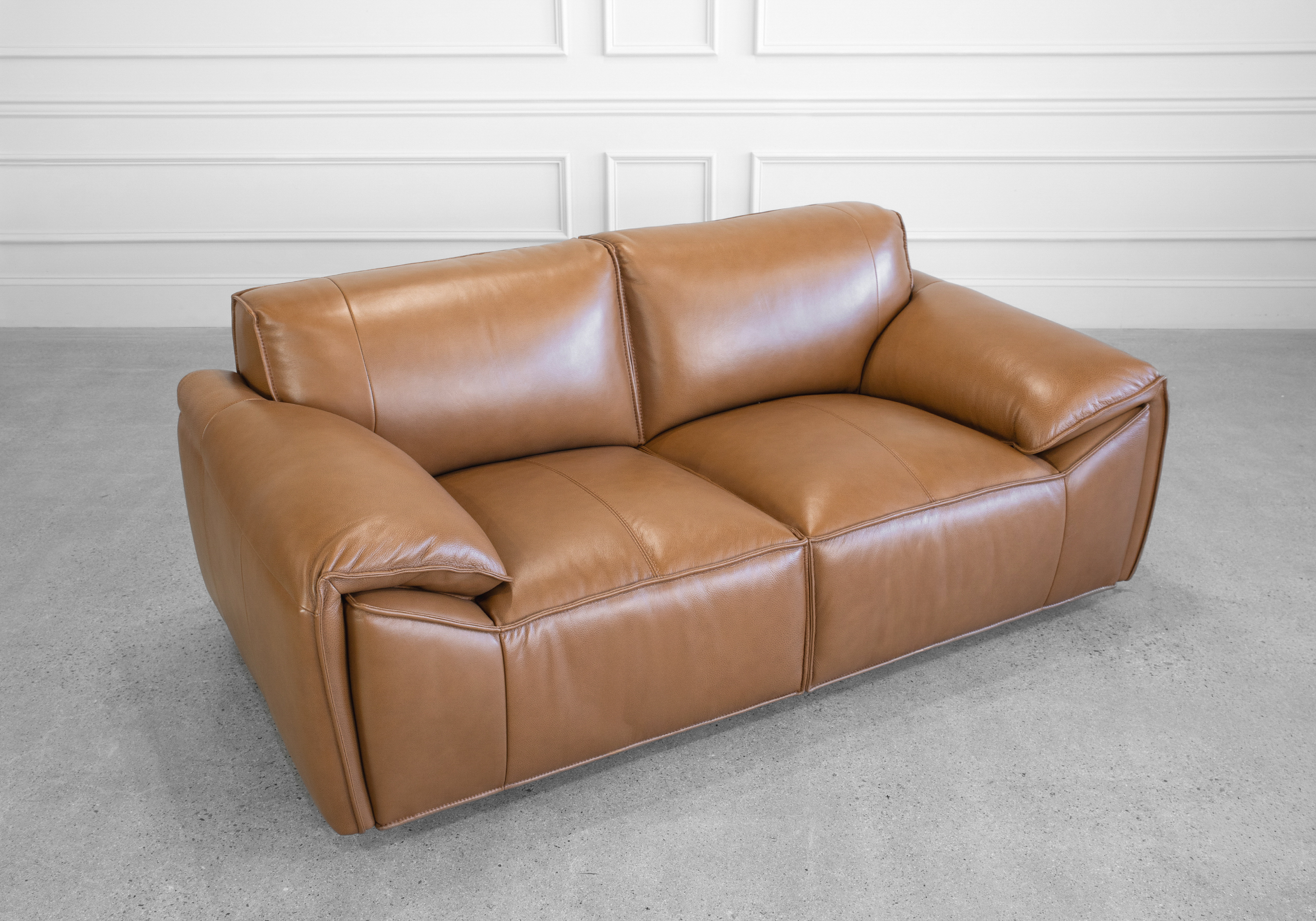 Seville Leather Loveseat in Tek Seville Leather Loveseat in Tek