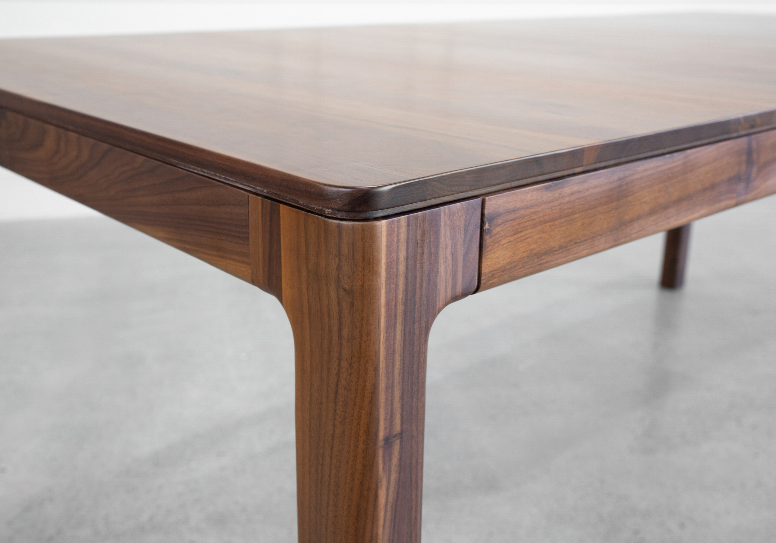Aurora Dining Table in Walnut - Close Up