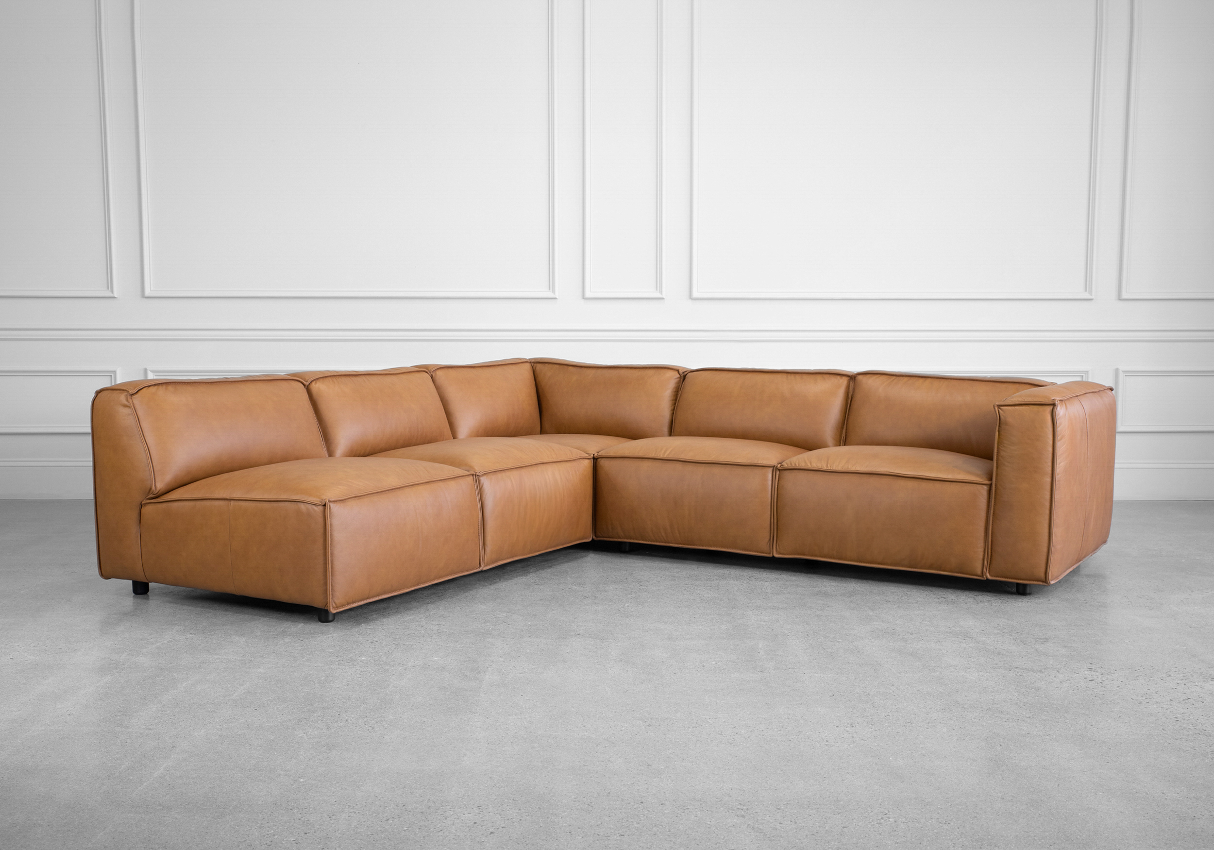 Palma 2-Piece Leather Sectional Sofa - Angle