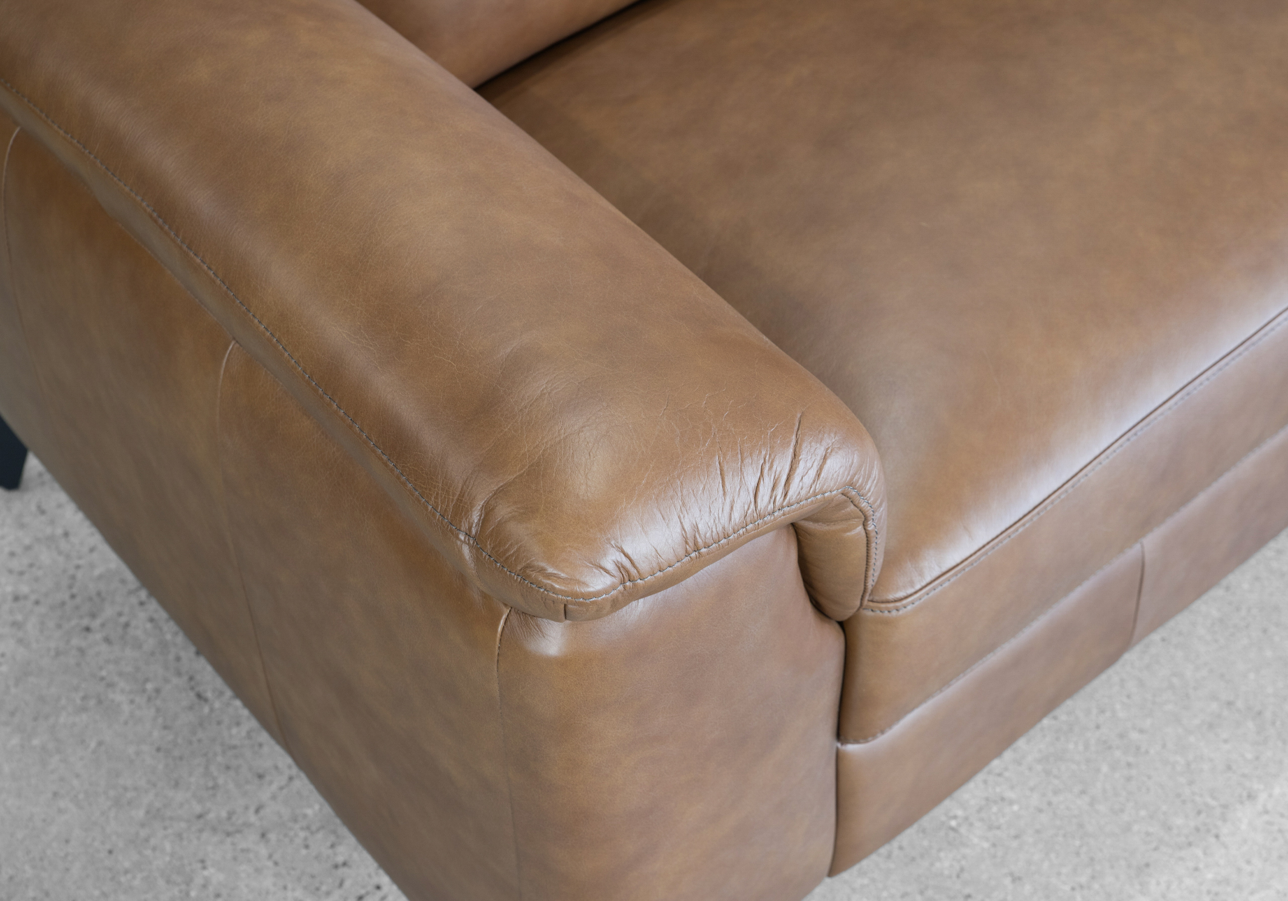 Pamplona Choco Leather Sofa - Close Up Pamplona Choco Leather Sofa - Close Up