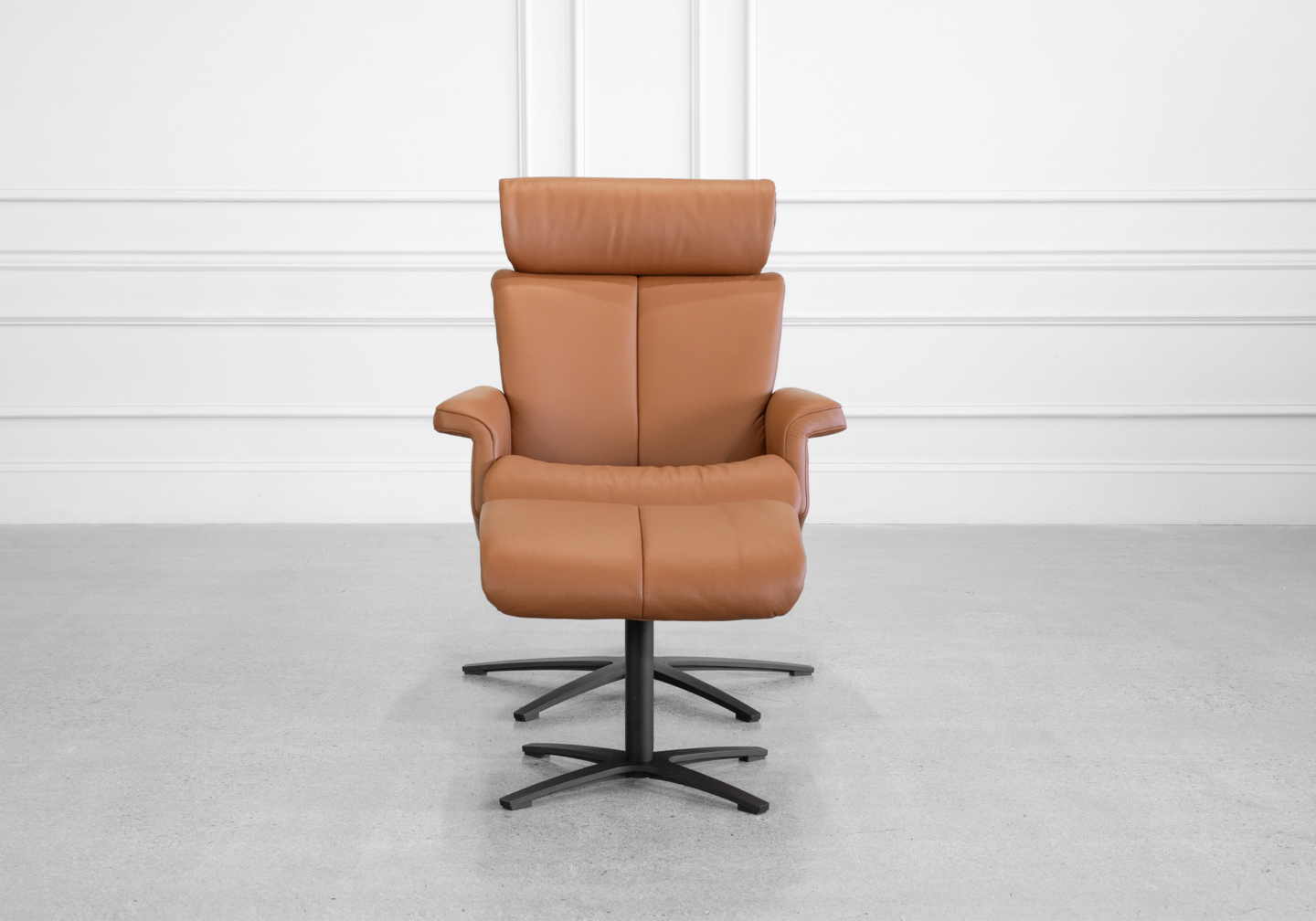 Sterling Leather Recliner in Cognac - Front