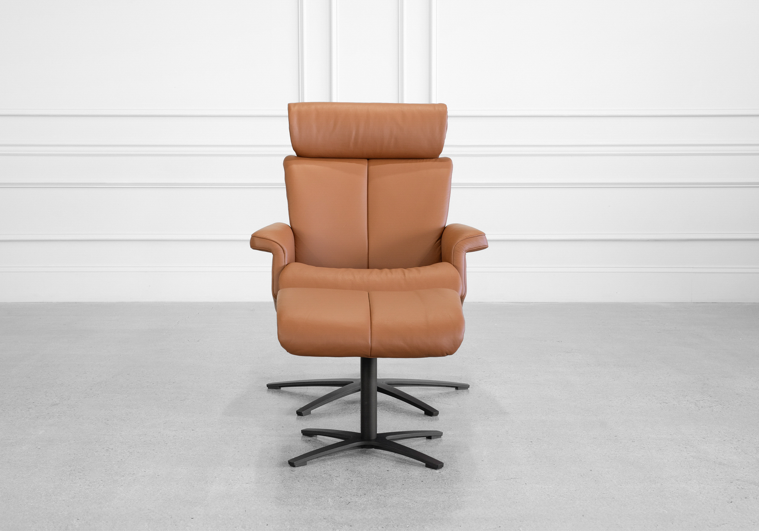Sterling Leather Recliner in Cognac - Front