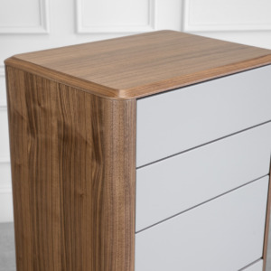 Vienna Tallboy - Close Up Vienna Tallboy - Close Up