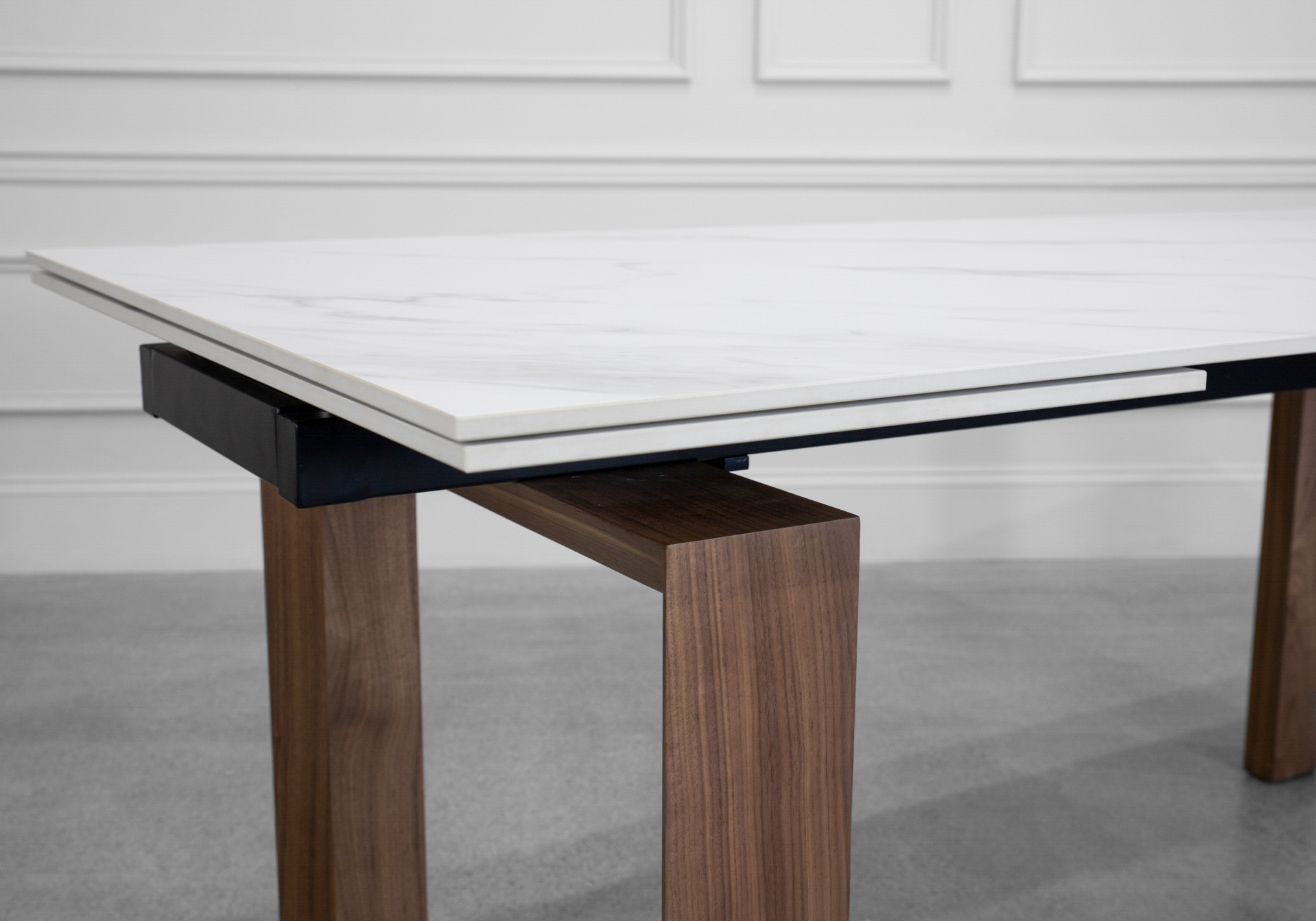 Caracas White Ceramic Dining Table - Close Up Caracas White Ceramic Dining Table - Close Up