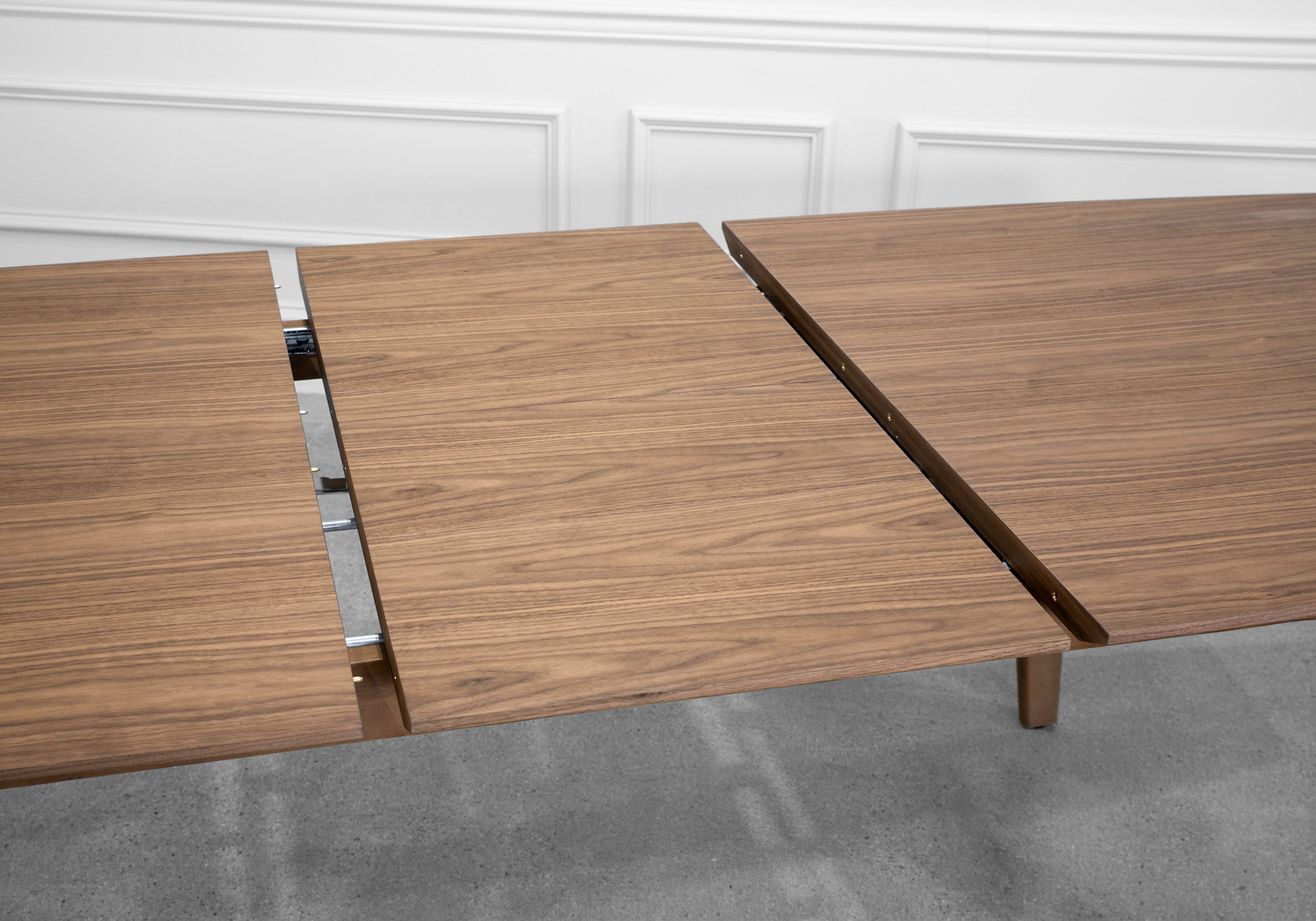 Curtis Dining Table - Close Up