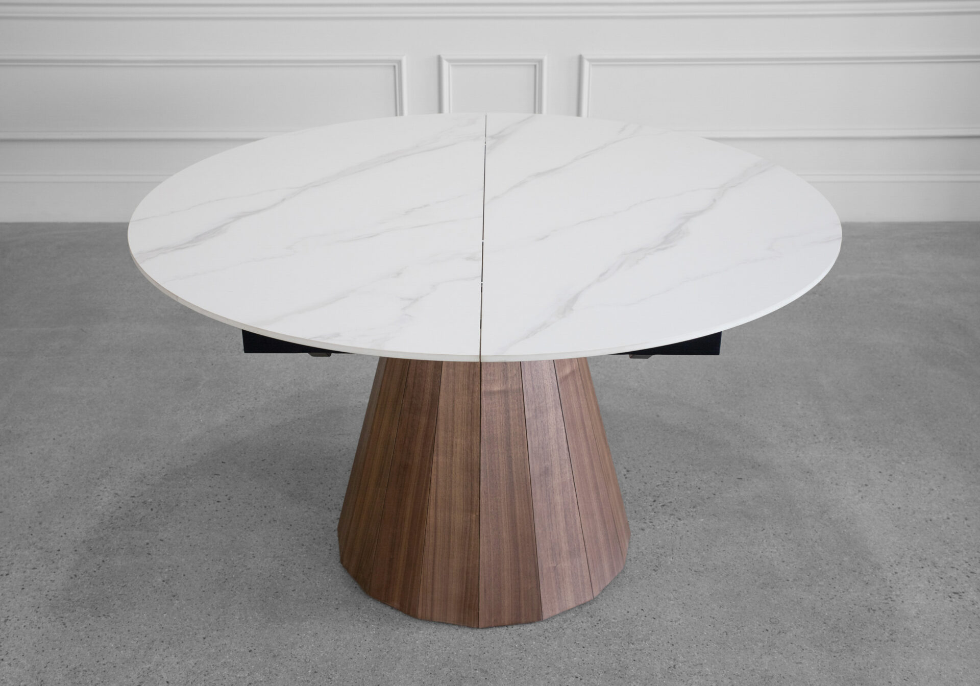 Quito Dining Table - Close Up