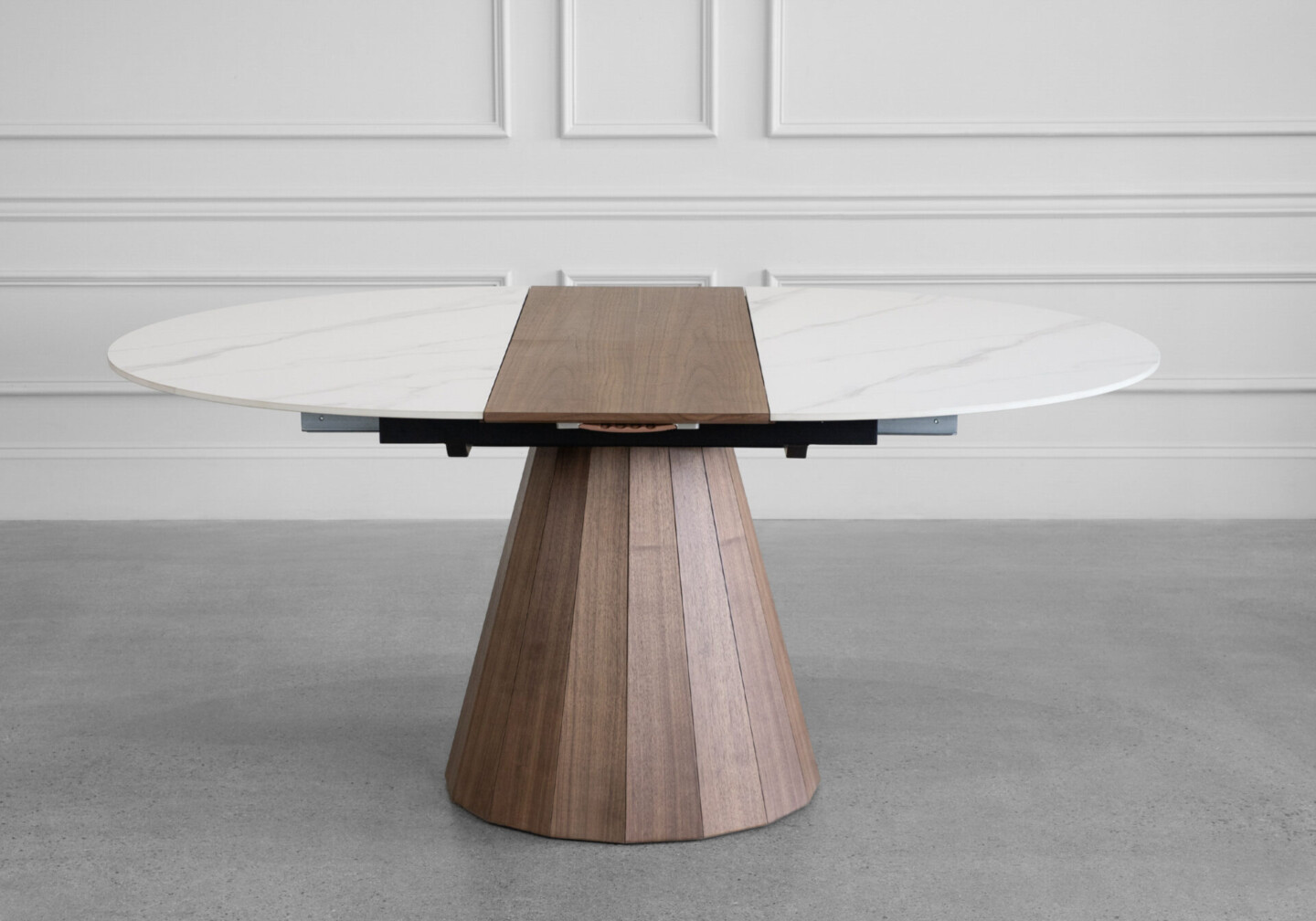 Quito Extendable Dining Table - Front