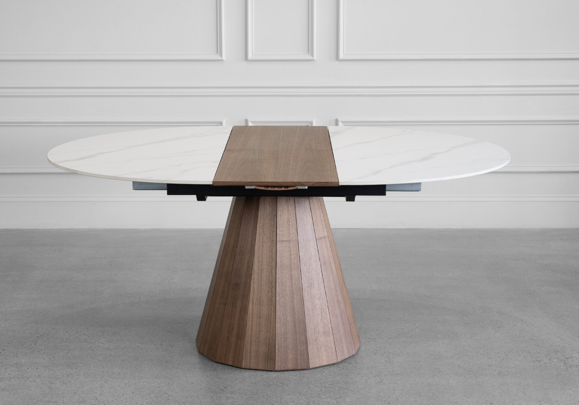 Quito Extendable Dining Table - Front