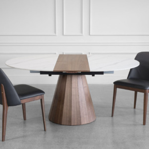 Quito Extendable Dining Table with Black Chairs Quito Extendable Dining Table with Black Chairs