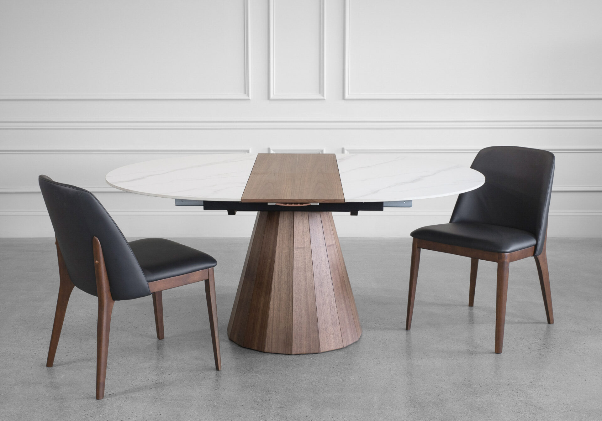 Quito Extendable Dining Table with Black Chairs