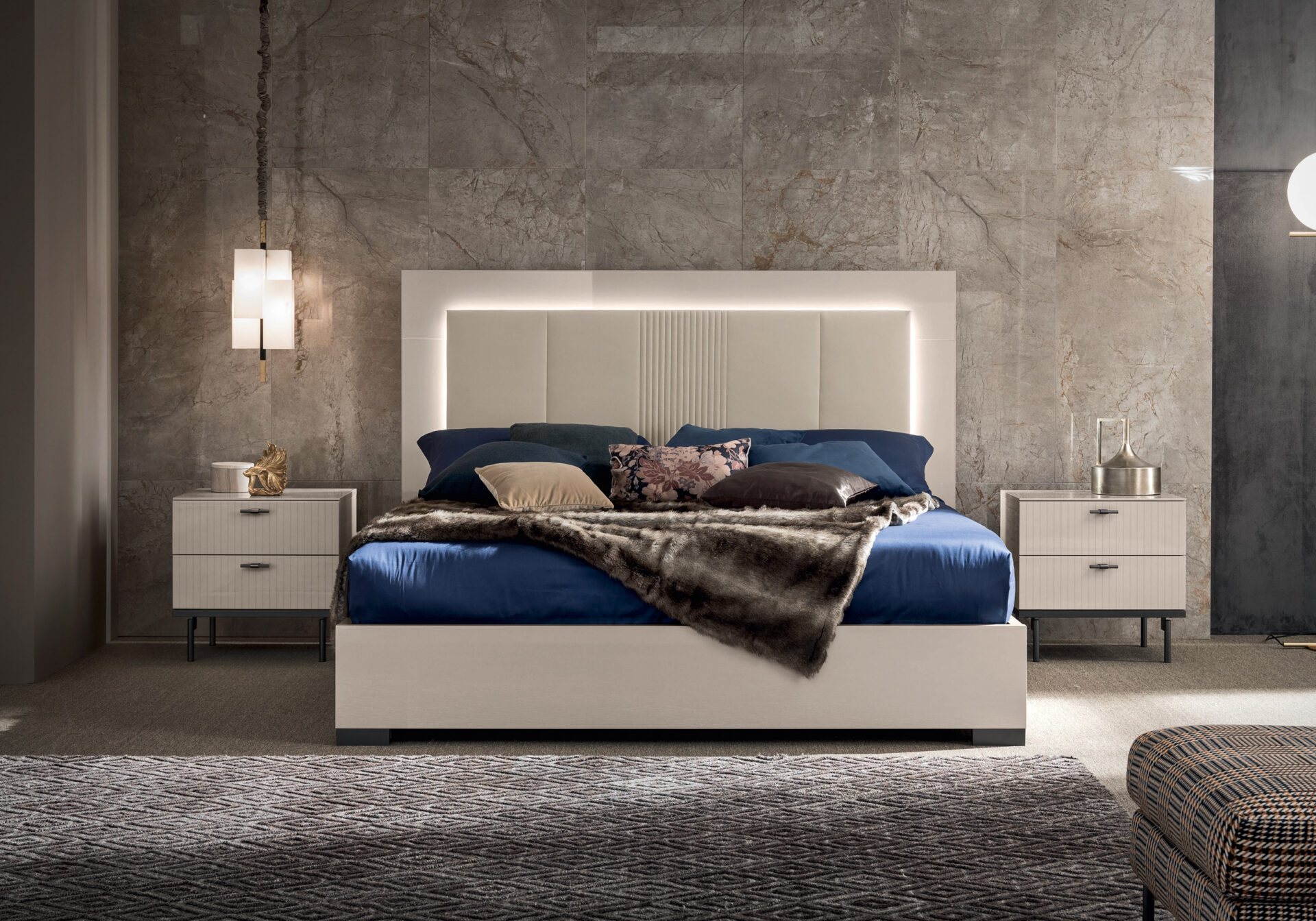 Claire Bed in Pearl