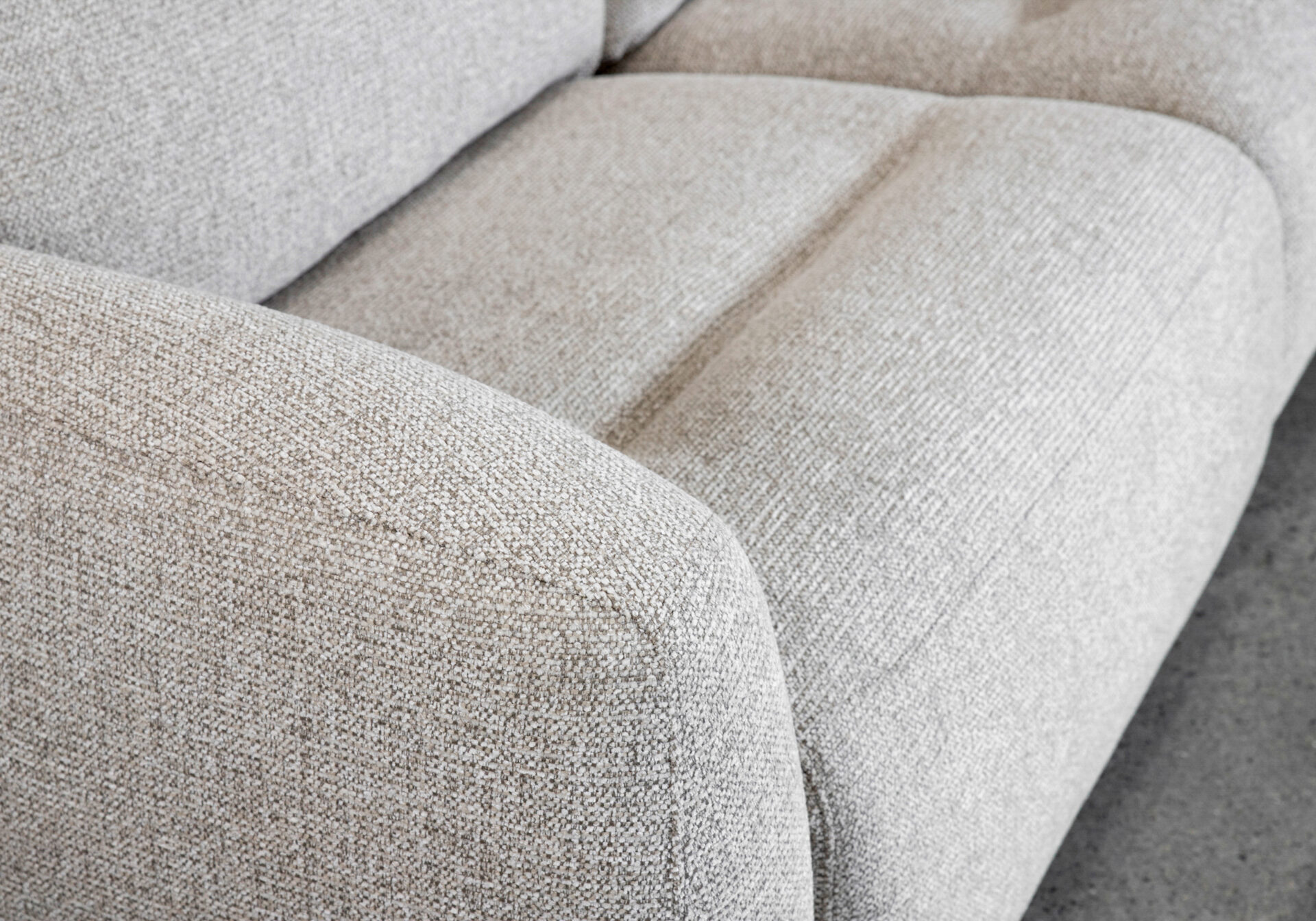 Rosario Power Fabric Sectional in Mink - Close Up