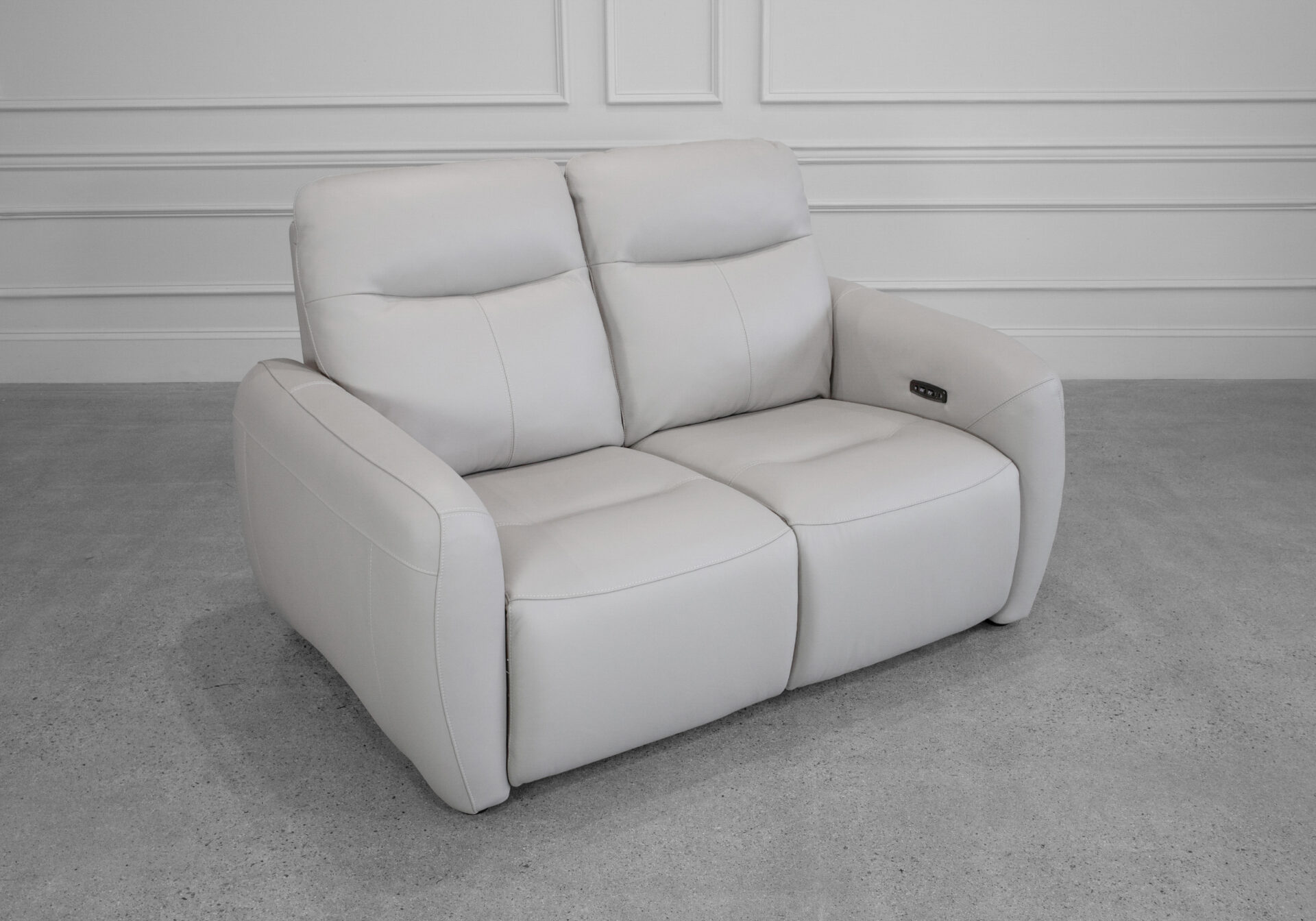 Rosario Pwr. Loveseat in Oatmeal
