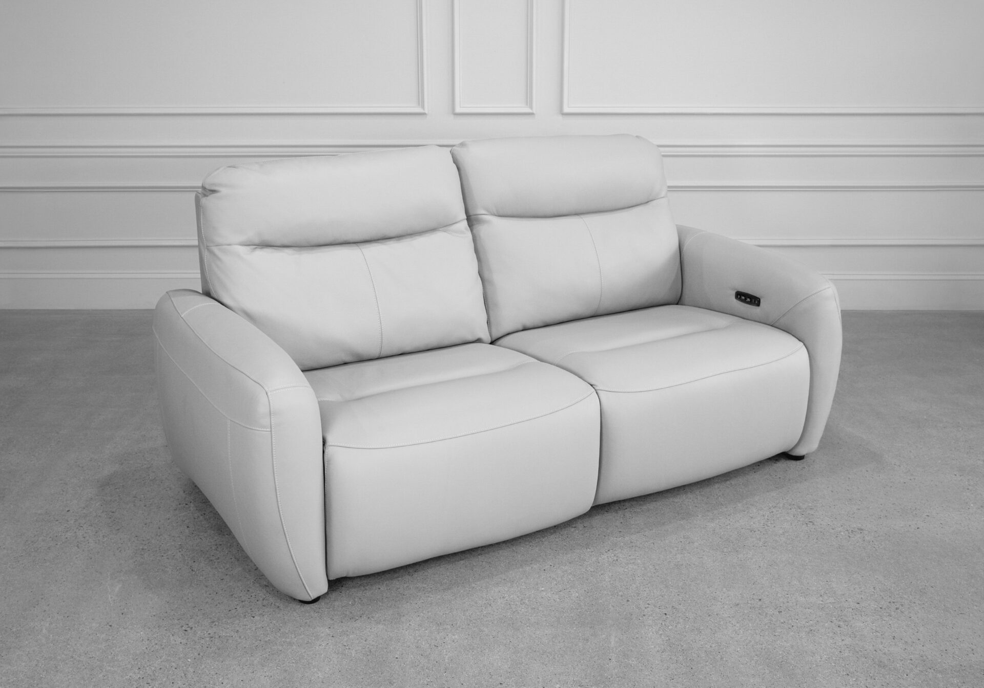 Rosario Pwr. Sofa in Oatmeal