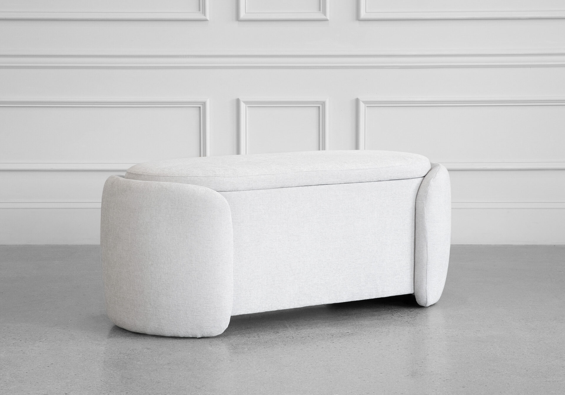 Alexa Bench in Maskat Clay - Angle