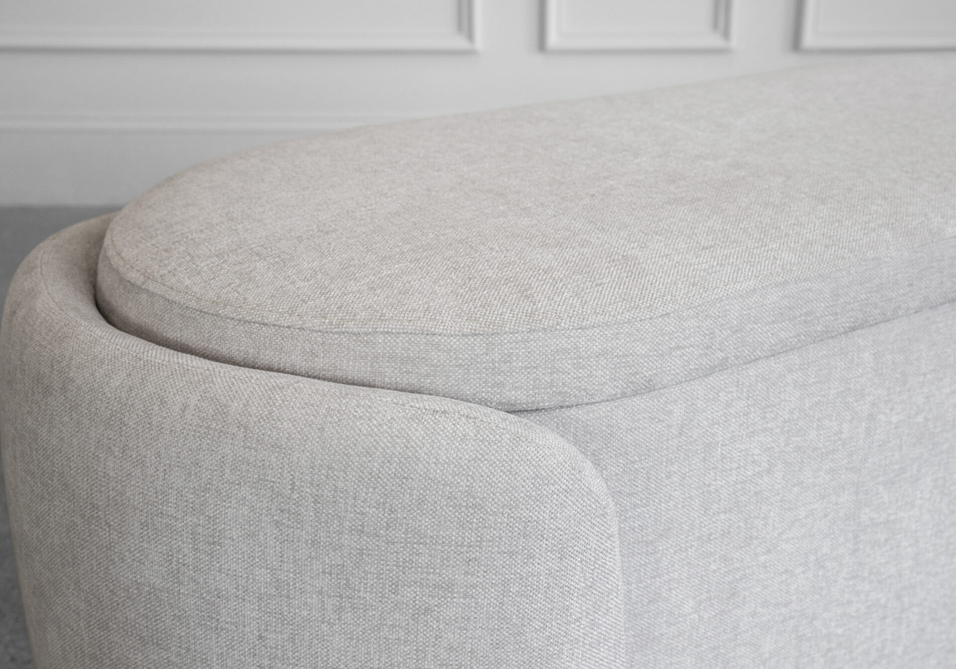 Alexa Bench in Maskat Clay - Close Up