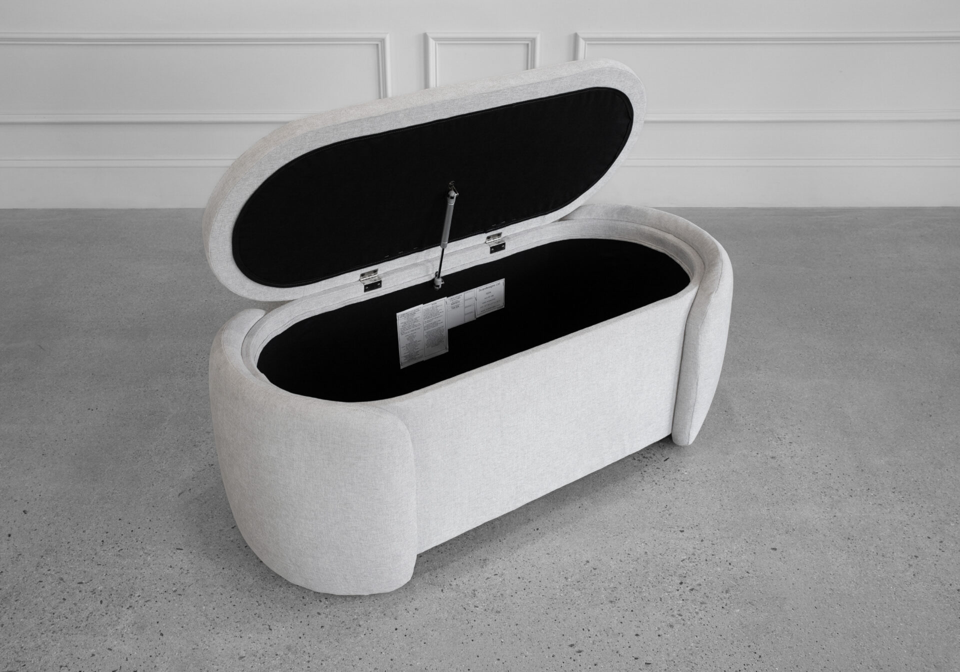 Alexa Bench in Maskat Clay - Interior