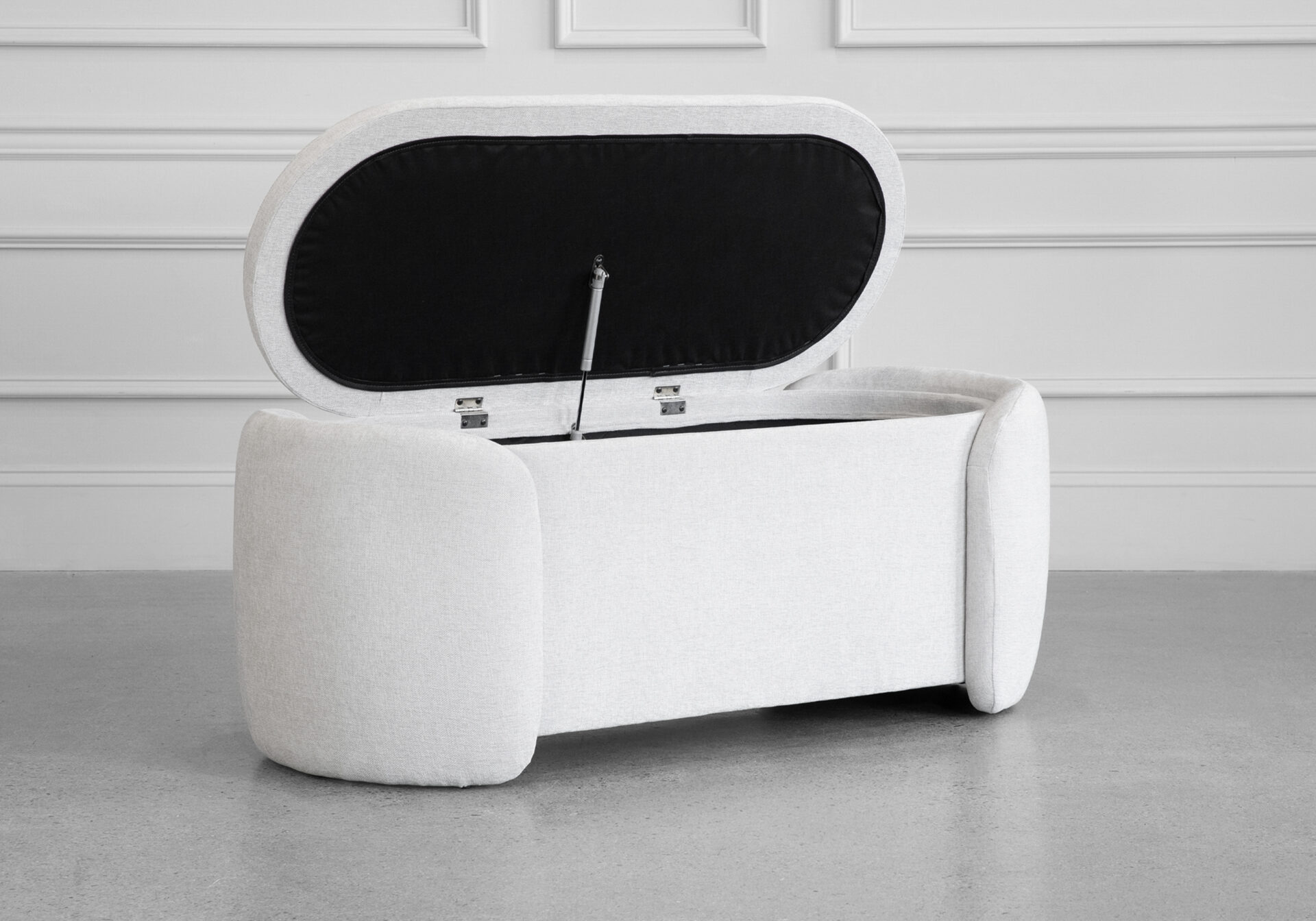 Alexa Bench in Maskat Clay - Angle