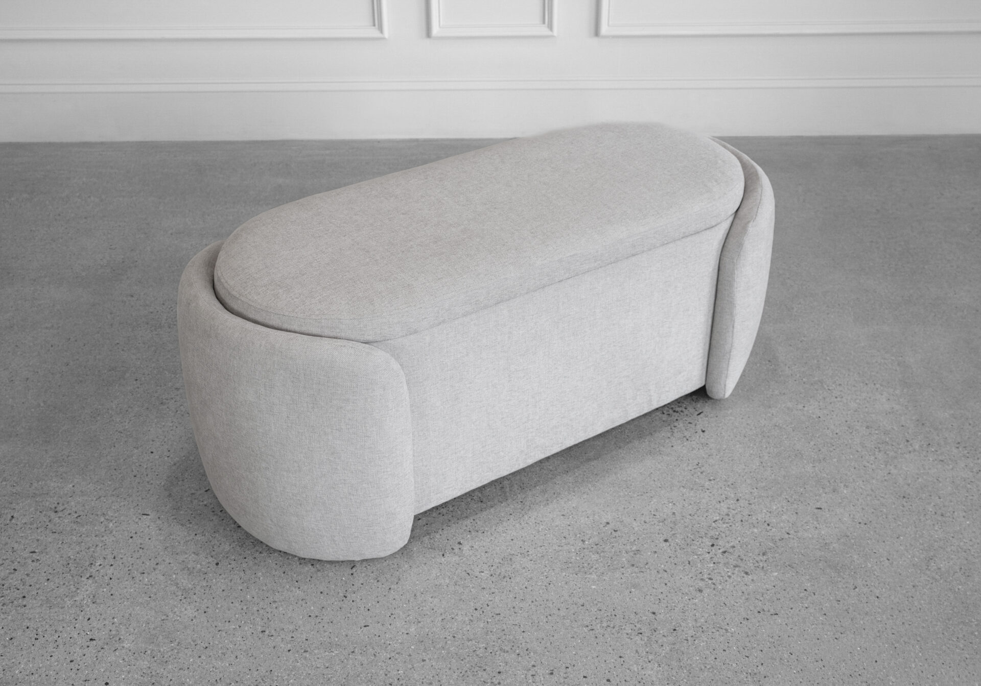 Alexa Bench in Maskat Clay