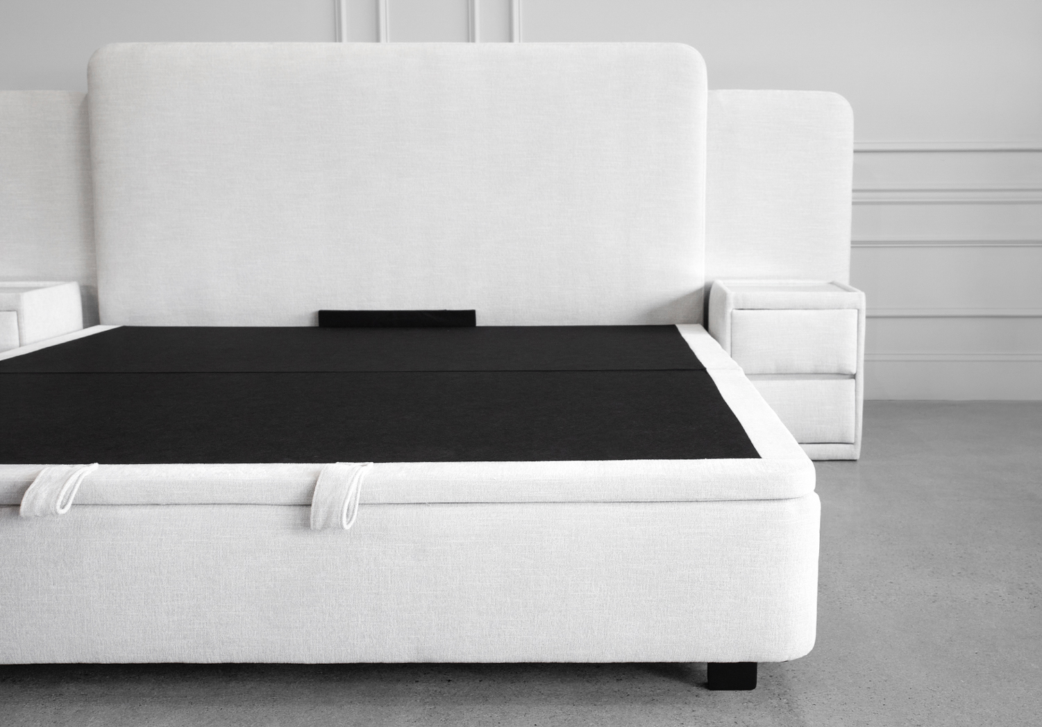 Lia Upholstered Bed