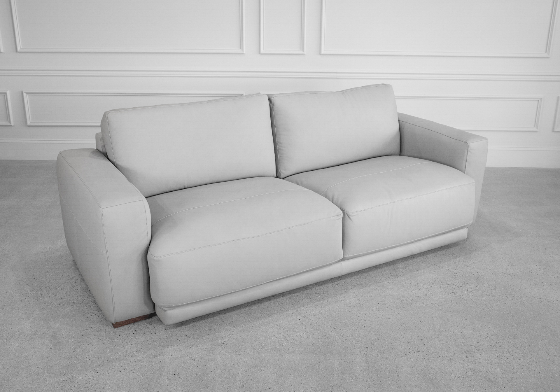 Sarasota Leather Sofa in Light Grey Sarasota Leather Sofa in Light Grey