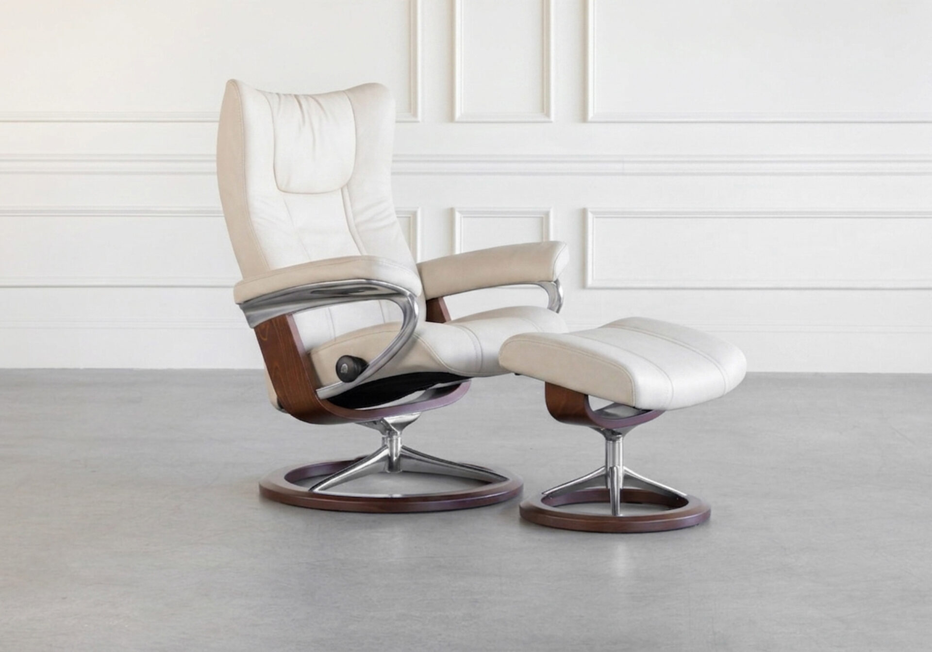 Wing Signature Leather Recliner - Fog & New Walnut - Featured