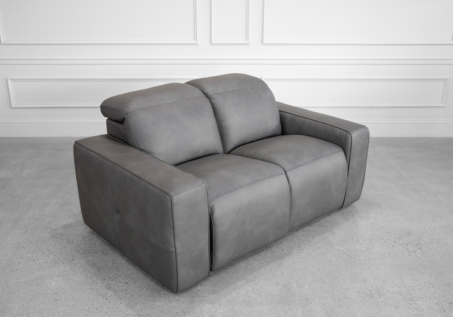 Jackson Leather Loveseat in Dark Grey Jackson Leather Loveseat in Dark Grey
