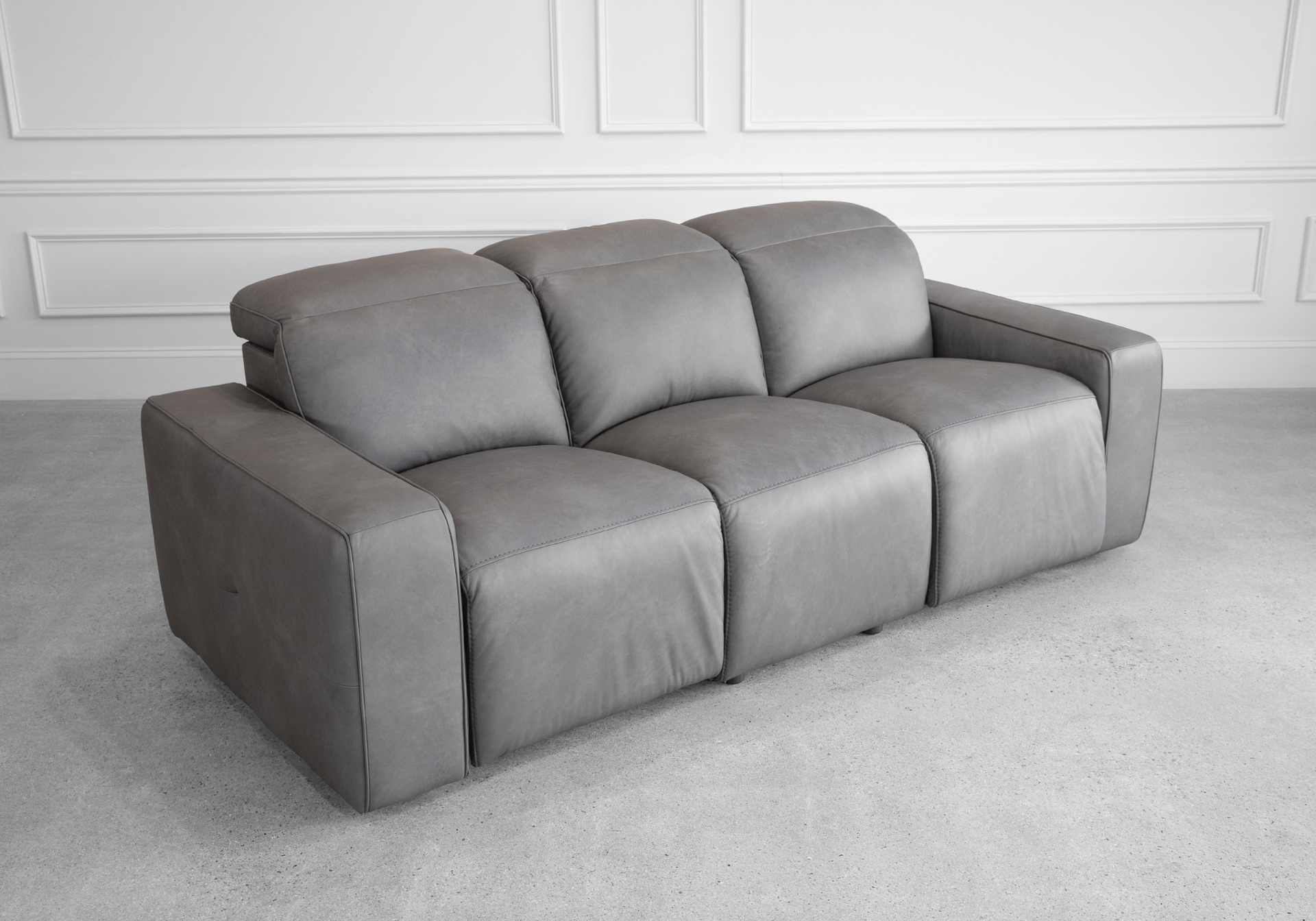 Jackson Leather Sofa in Dark Grey Jackson Leather Sofa in Dark Grey