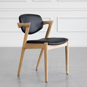 Karen Leather D-Chair - Oak & Black - Angle Karen Leather D-Chair - Oak & Black - Angle
