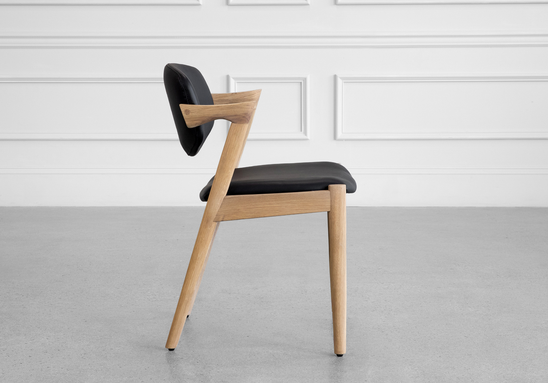 Karen Leather D-Chair - Oak & Black - Side Karen Leather D-Chair - Oak & Black - Side