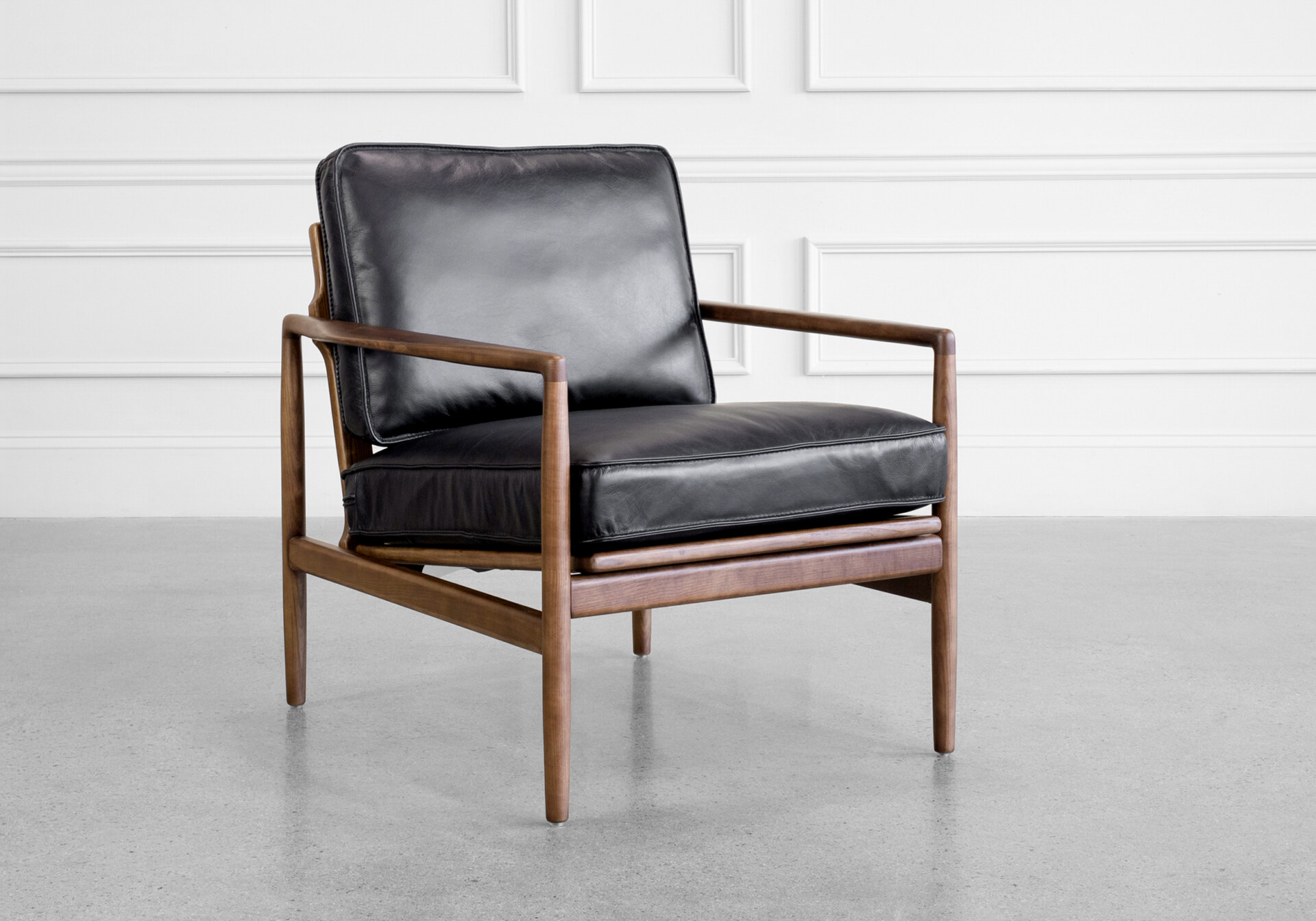 Flavin Chair in Black - Angle